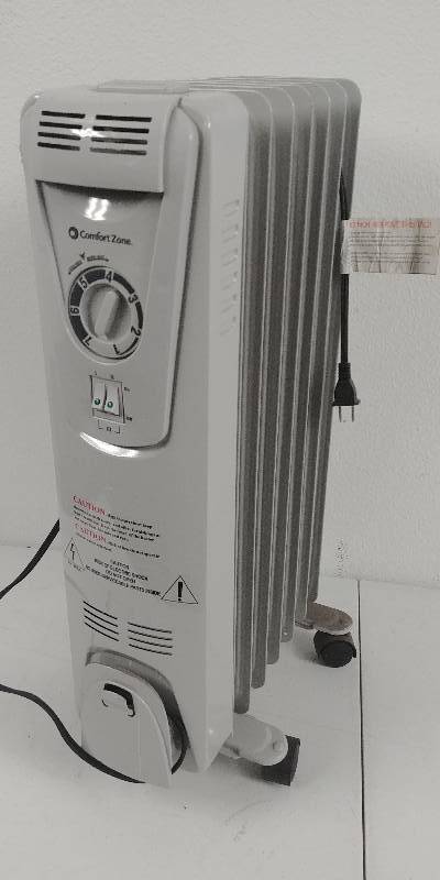 lot 77 image: Comfort Zone Rolling Radiator Room Heater