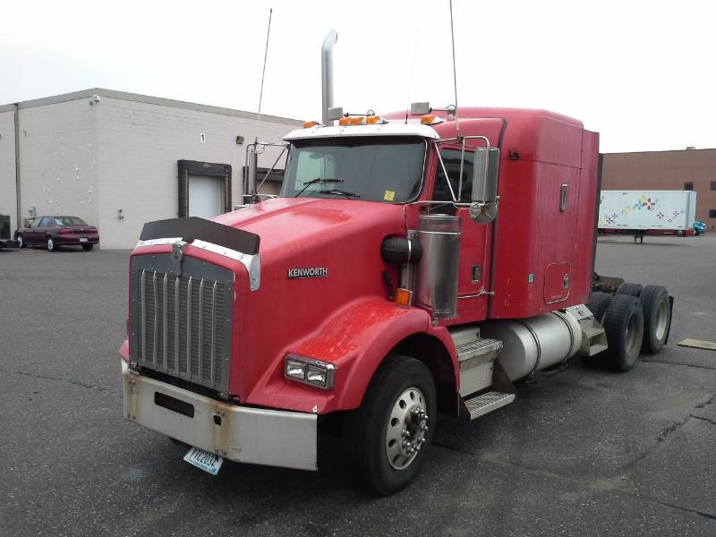 lot 1 image: 1999 Kenworth T800 Sleeper Cab
