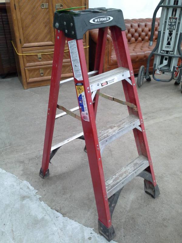 lot 407 image: Werner 4 Step Ladder