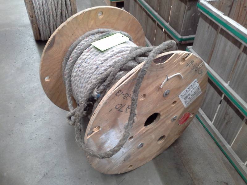 lot 419 image: Large Spool of Rope