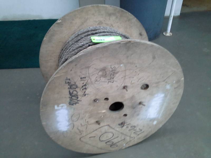 lot 423 image: Large Spool of Rope