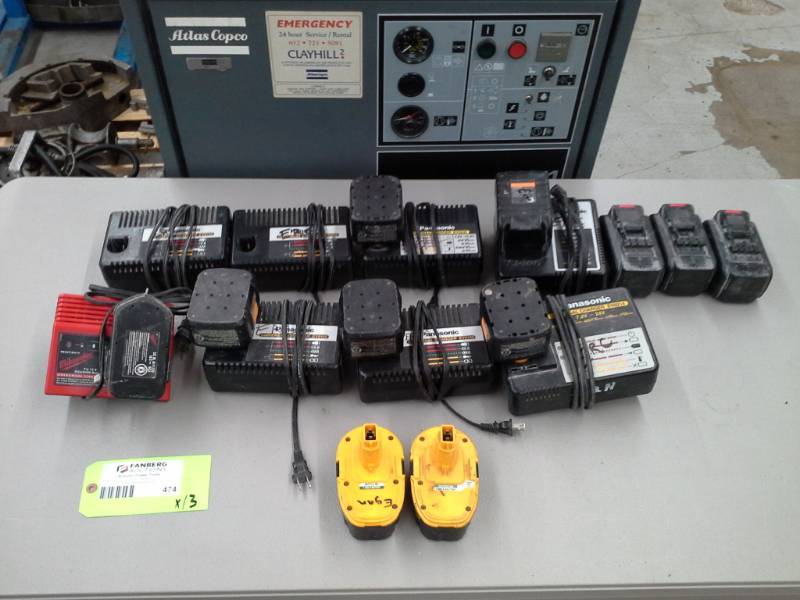 lot 474 image: Charger and Battery Lot