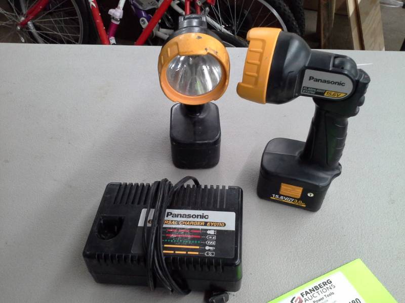 lot 480 image: Panasonic Lights and Charger