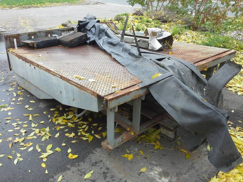 lot 546 image: Rite-Hite Adjustable Dock Leveler with Heating Unit