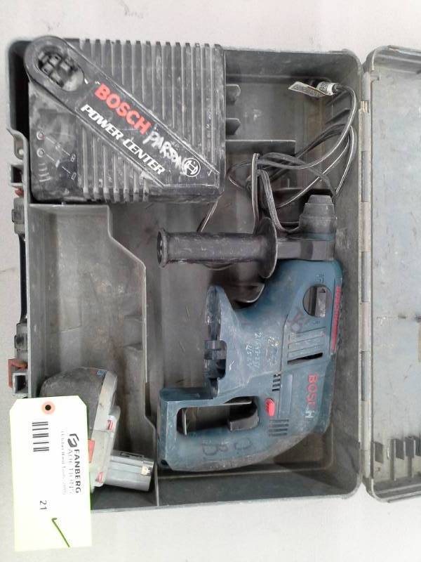 lot 21 image: Bosch 11524 24v Cordless 34in Rotary Hammer Drill