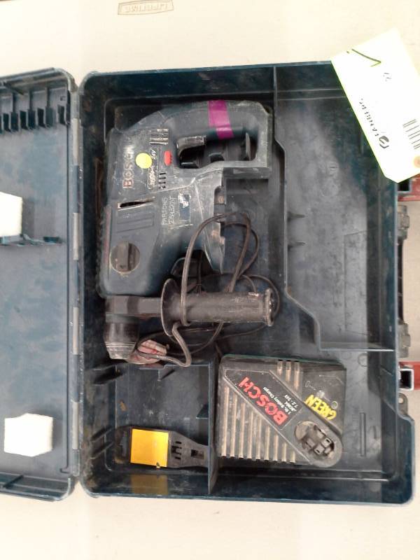 lot 22 image: Bosch 11524 24v Cordless 34in Rotary Hammer Drill