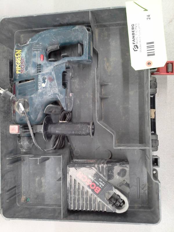 lot 24 image: Bosch 11524 24v Cordless 34in Rotary Hammer Drill