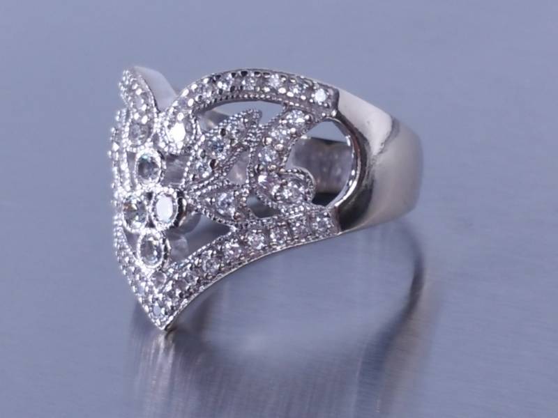 Beautiful Diamond Estate Ring 14k