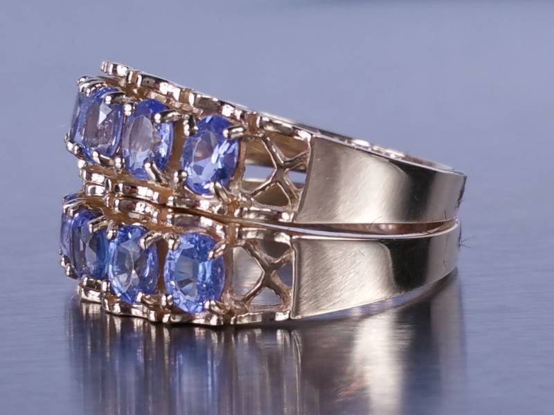 Custom Natural Tanzanite Ring 14k