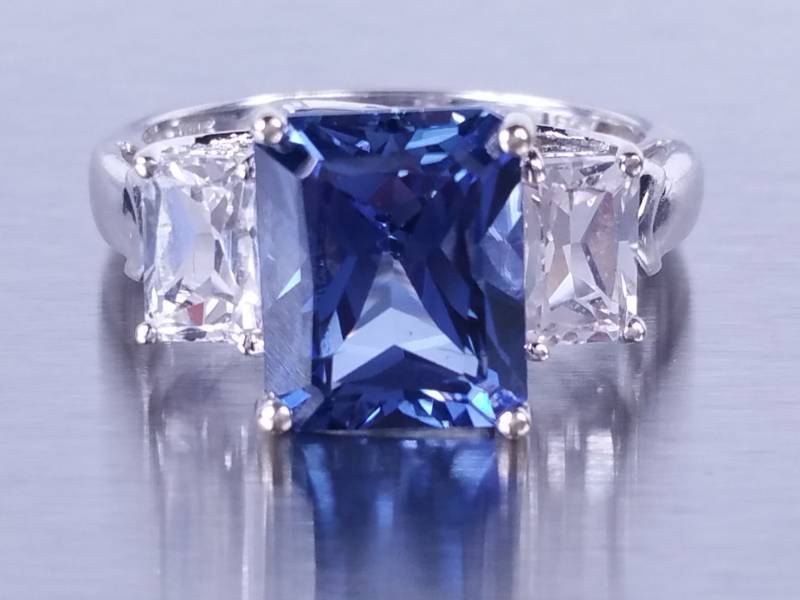 5ct Sapphire Estate Ring in White Gold