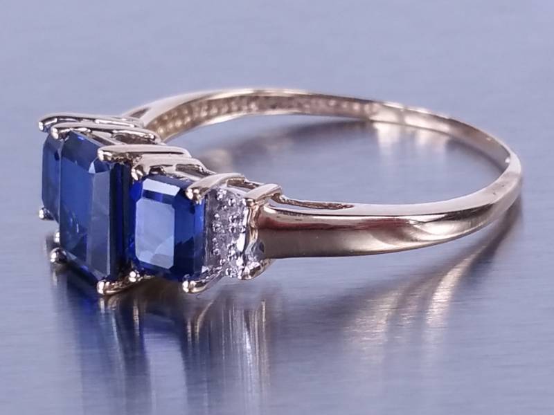 Sapphire & Diamond Estate Ring in Yellow Gold