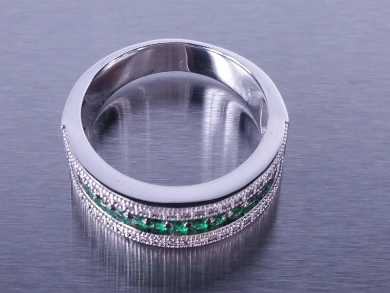 Beautiful Emerald Band