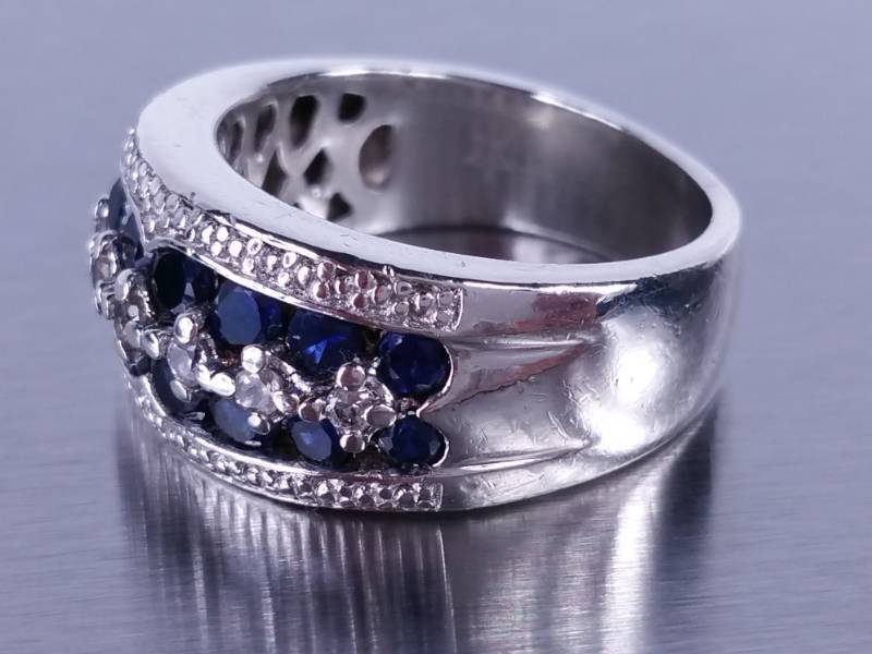 Beautiful Natural Sapphire Estate Ring