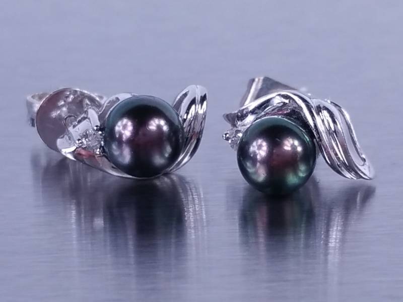 Natural Tahitian South Sea Earrings in White Gold