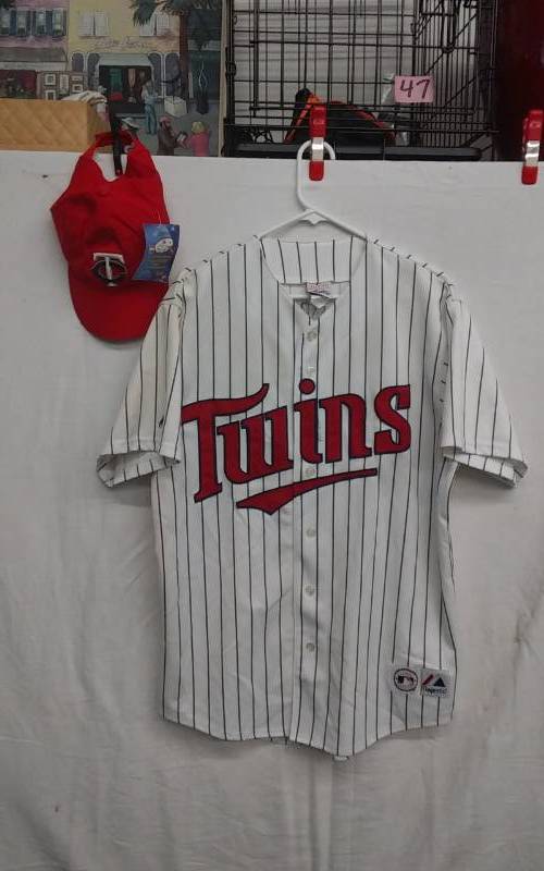 MN Twins Majestic Brand Jersey Size L #11 Jones & New With Tags Red Cap