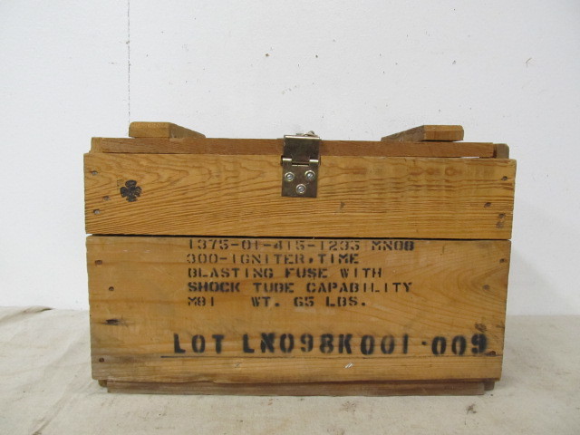 lot 11 image: Vintage Wooden Explosives Blasting Fuse Crate