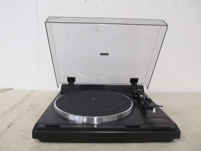 lot 14 image: PIONEER Turntable