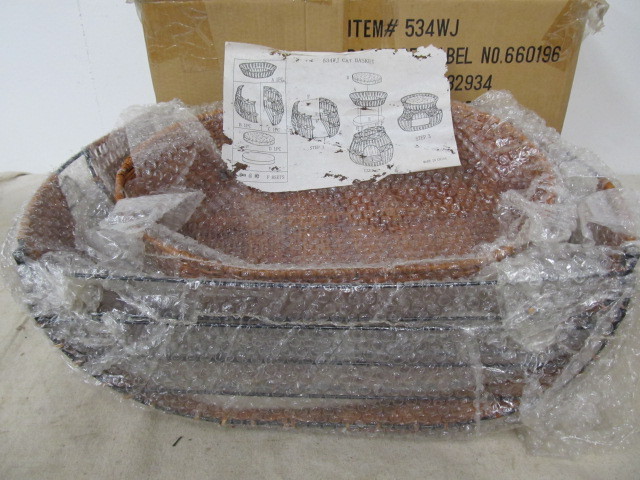 lot 25 image: BRAND NEW in Box Cat Basket