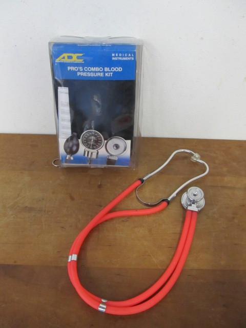 lot 54 image: New In Box Blood Pressure Kit & Stethoscope