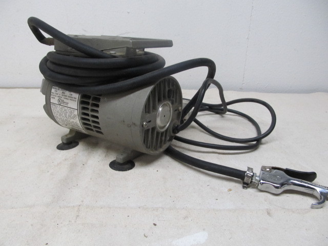 lot 198 image: Working Portable Air Compressor Pump