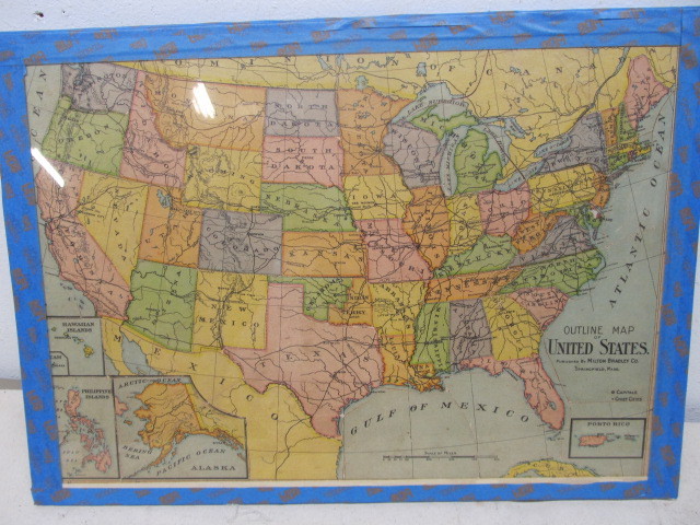 lot 135 image: Complete Antique 1890s Milton Bradley United States Map Puzzle