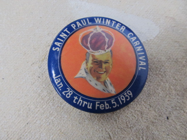 lot 146 image: 1939 St. Paul WINTER CARNIVAL Button 