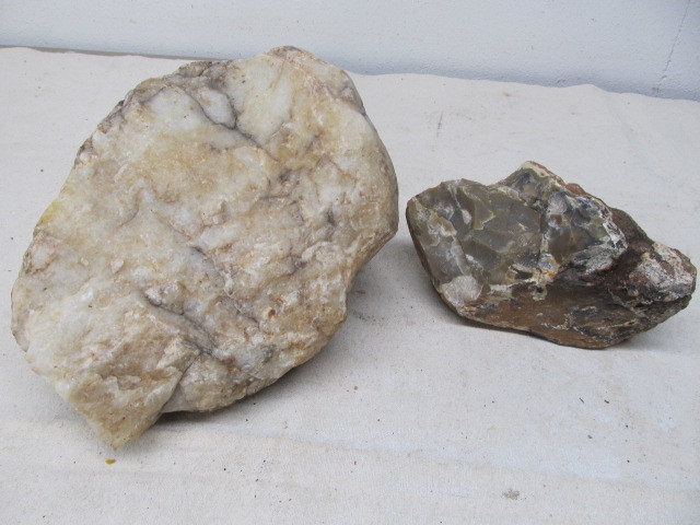 lot 178 image: 16lb & 3lb Quartz Rocks