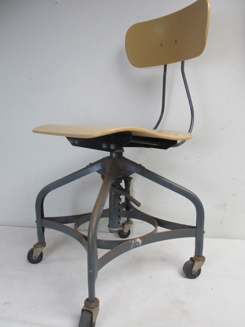 lot 86 image: Vintage Industrial TOLEDO Rolling Chair