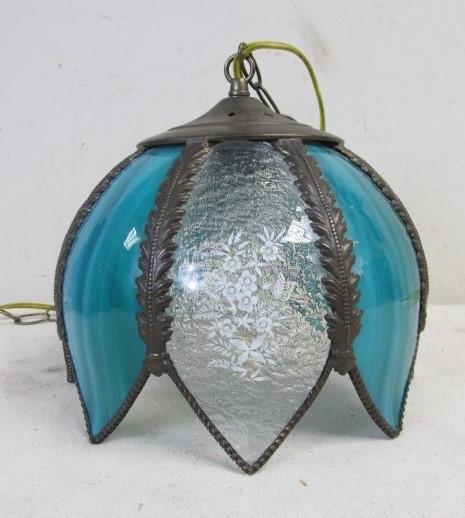 lot 93 image: Vintage Slag Glass Hanging Pendant Lamp