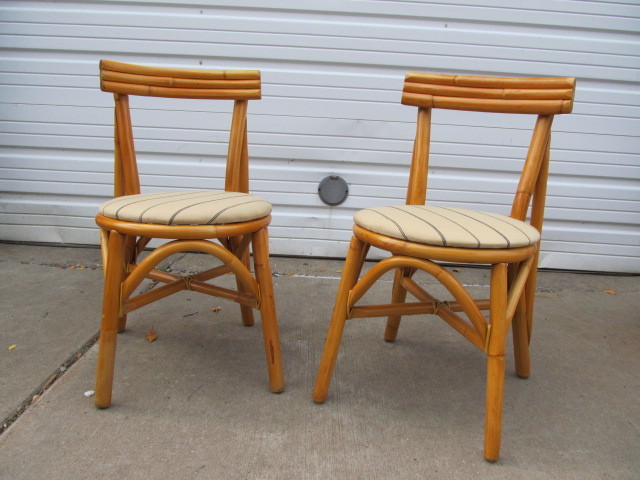 lot 212 image: Original Mid Century 1960s Rattan Side Chairs by Vogue Furniture