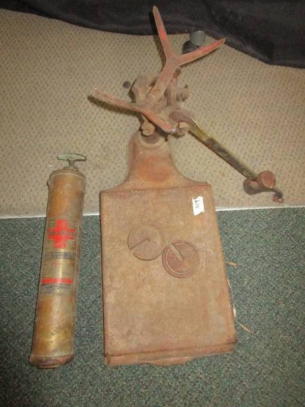 lot 3 image: Antique Scale and Fyr-Fyter