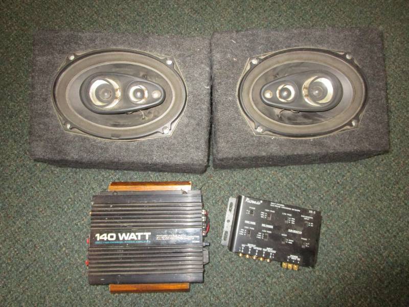 lot 8 image: Pair of Speakers in boxes and Roickwood Crossover and Amplifier