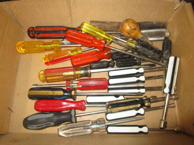 lot 18 image: Tools