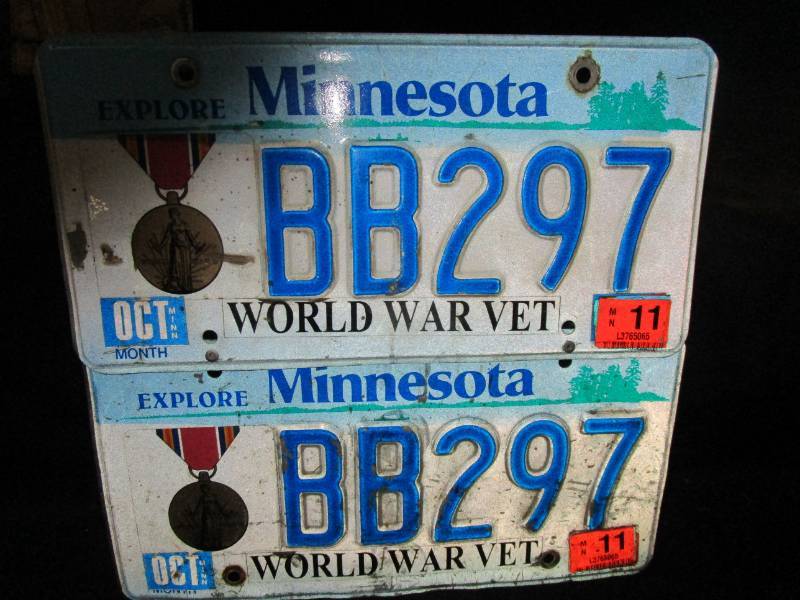 lot 52 image: World War Vet Plates