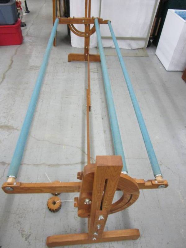 lot 54 image: Quilt Machine