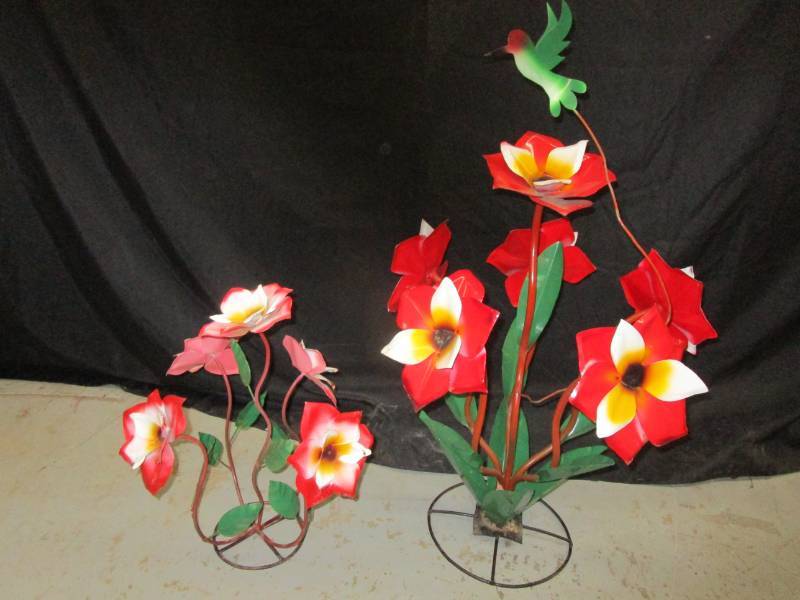 lot 55 image: Large Metal Flowers