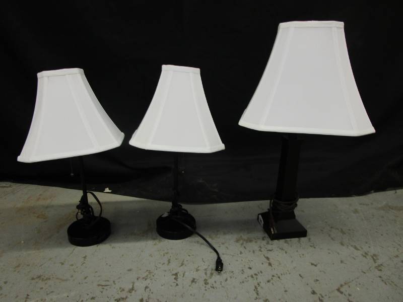 lot 57 image: 3 nice end table lamps all with really nice shades and dark wood