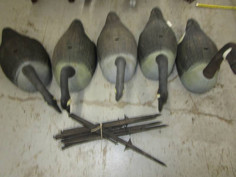 lot 77 image: Geese Decoys