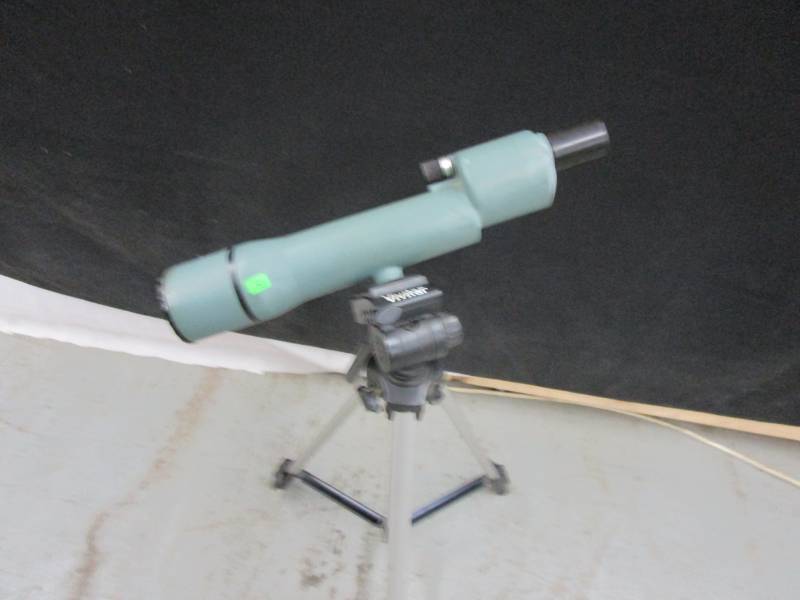 lot 80 image: Bausch and Lomb 9182m spotting scope and tripod
