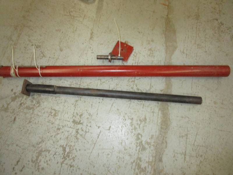 lot 85 image: 8ft adjustable house jacksupport