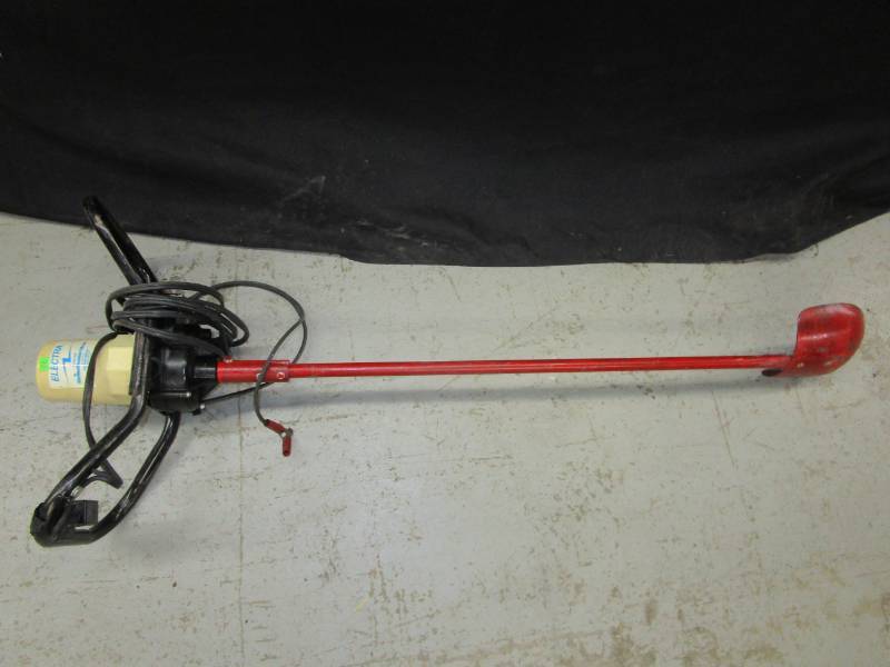 lot 93 image: 6 portable 12v ice spoon auger