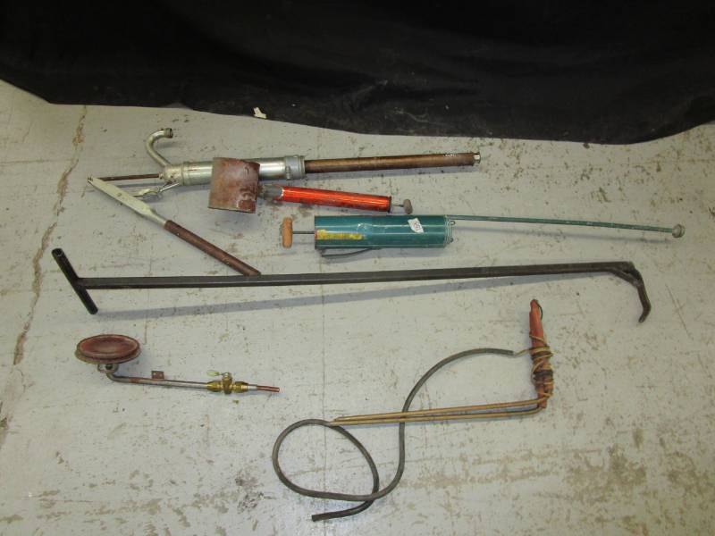 lot 99 image: Barrel fluid pump, night crawler shocker and misc
