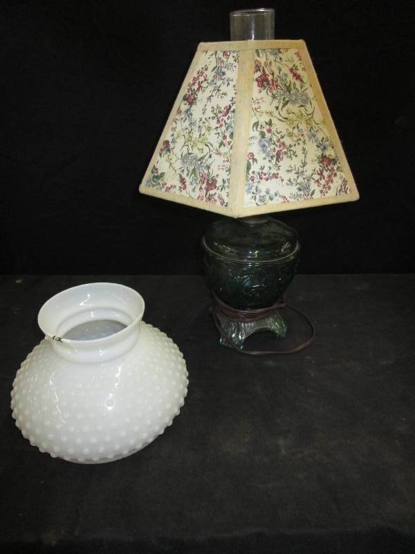 lot 107 image: Turguoise Glass lamp with Shade