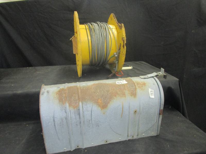 lot 150 image: Steel mailbox and small spool w cable and hooks