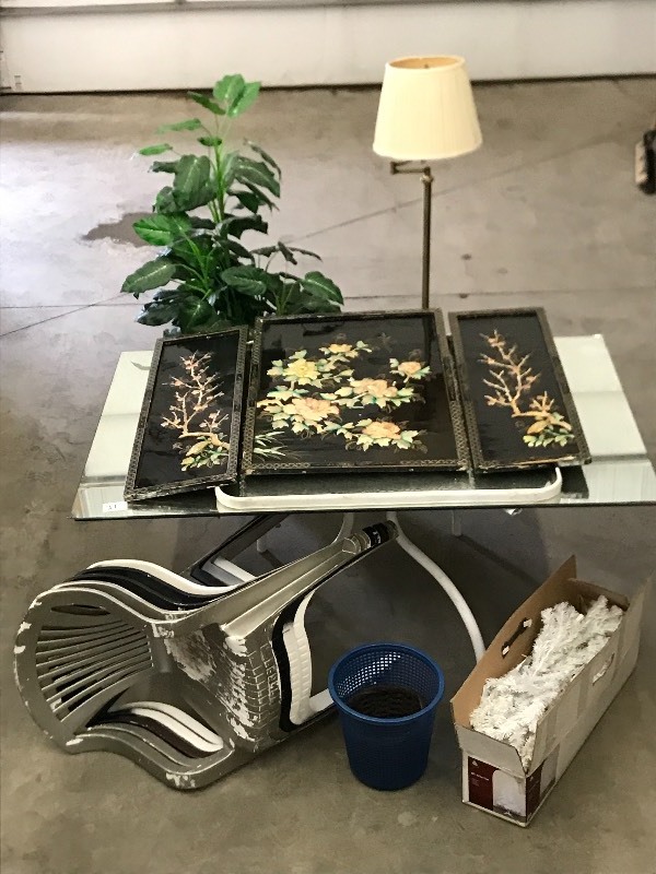 Patio Table & Chairs, Decor, Lamp, Etc