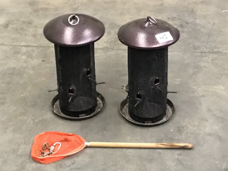 (2) Bird Feeders, (1) Minnow Net