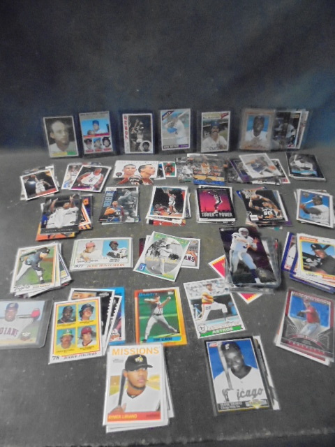 lot 10 image: Sports Card Collection with 1961 Killebrew, Gretzky, Seaver, Boyer, Dawkins and MORE