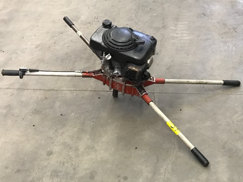 lot 39 image: General 310 Hole Digger