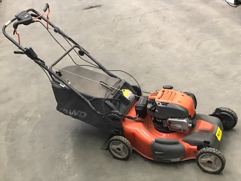 lot 43 image: Husqvarna 21 Lawn Mower