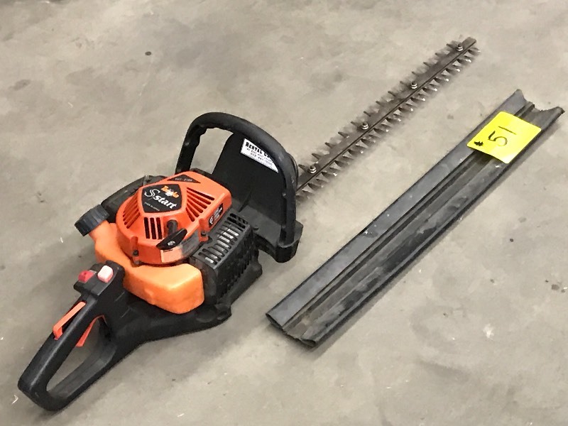 lot 51 image: Tanaka THT-210S Hedge Trimmer